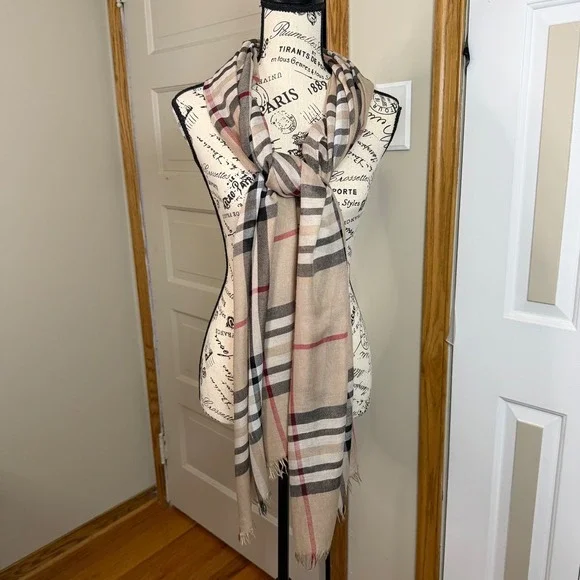 Beige Red Black Plaid Oversized 32"x 80"Scarf/Shawl Fringe Wrap Preppy V. FRASS - Picture 2 of 8